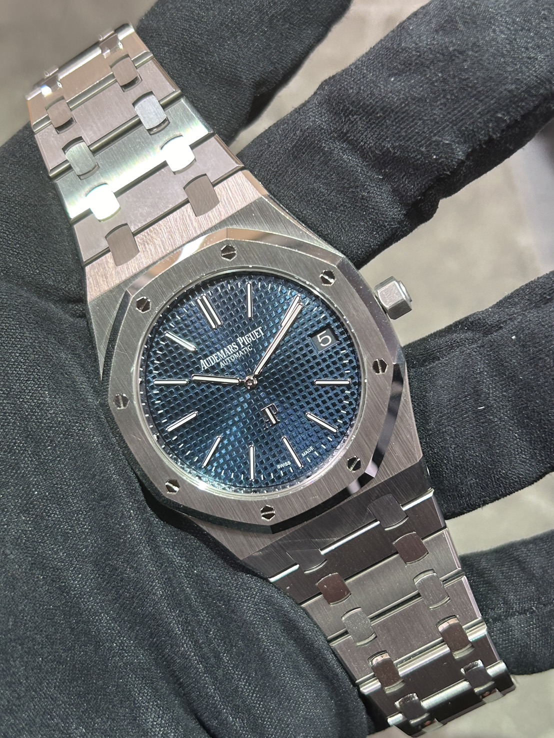 AUDEMARS PIGUET(オーデマピゲ)・ロイヤルオークエクストラシン【2021年1月印】【中古美品】【15202ST.OO.1240ST.01.A】