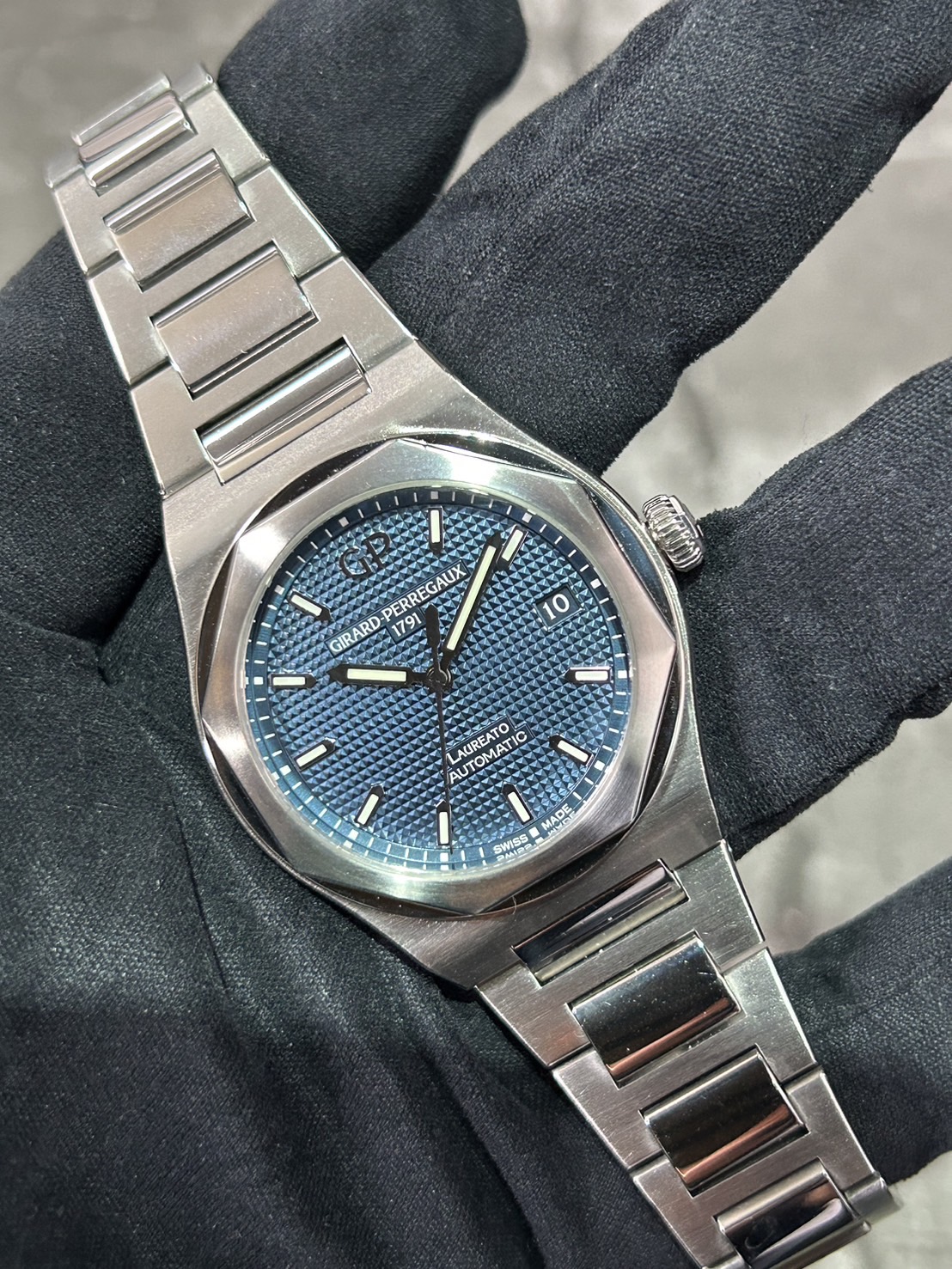 Girard-Perregaux(ジラールペルゴ) ロレアート 38.00㎜【2017年4月印】【中古品】【81005-11-431-11A】