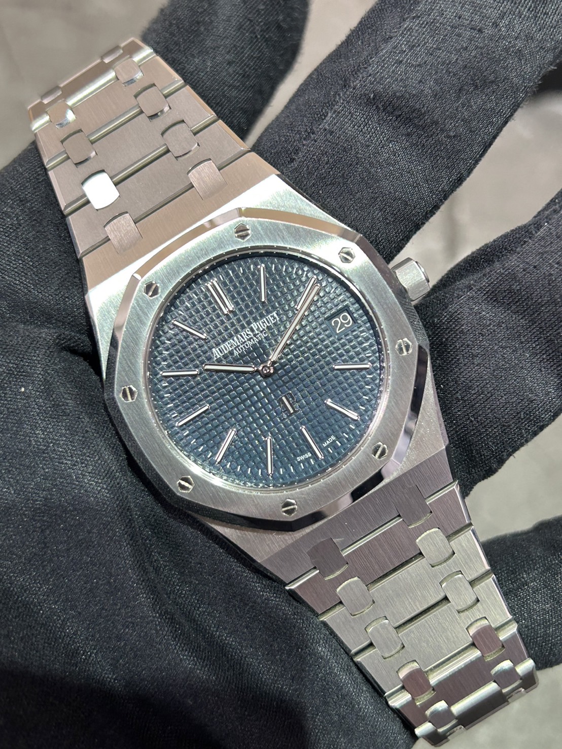 AUDEMARS PIGUET(オーデマピゲ) ロイヤルオークエクストラシン【2017年月印】【中古美品】【15202ST.OO.1240ST.01.A】