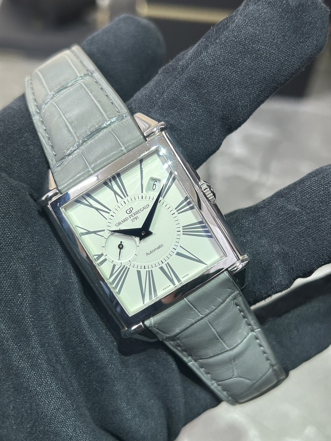 【200本限定】Girard-Perregaux(ジラールペルゴ) ヴィンテージ 1945 グレー【2023年11月印】【中古品】【25835-11-3127-3CC】